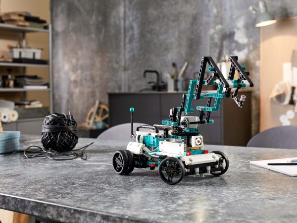 LEGO MINDSTORMS ROBOT BUILD CODE & PLAY 5 IN 1 - Image 3