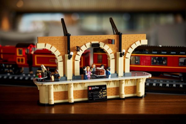 LEGO HOGWARTS EXPRESS COLLECTORS EDITION - Image 8
