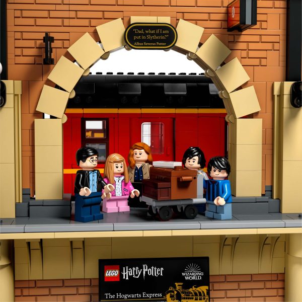 LEGO HOGWARTS EXPRESS COLLECTORS EDITION - Image 3