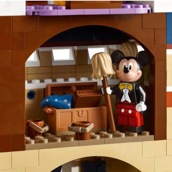 LEGO THE HUGE DISNEY CASTLE! #1 - Image 4
