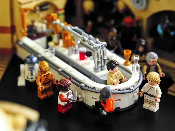 LEGO STAR WARS MOS CANTINA! - Image 8