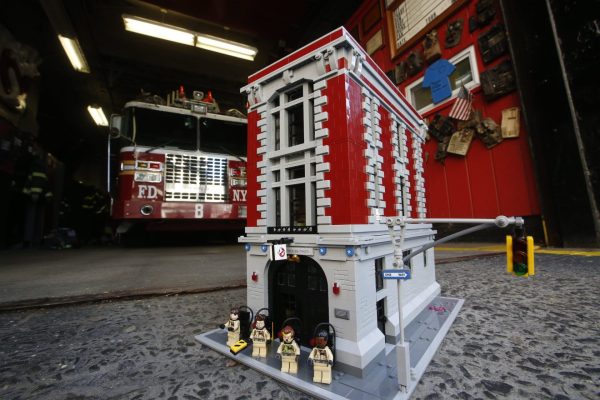 LEGO GHOSTBUSTERS FIREHOUSE! RETIRED SET! - Image 9