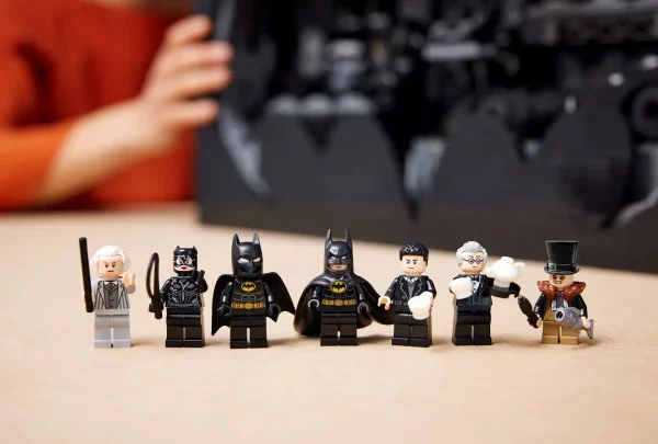 LEGO BATCAVE - SHADOW BOX! - Image 9