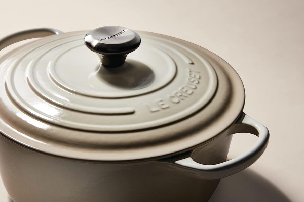 LE CREUSET SIGNATURE ENAMELLED CAST IRON CASSEROLE DISH + MUG! - Image 9