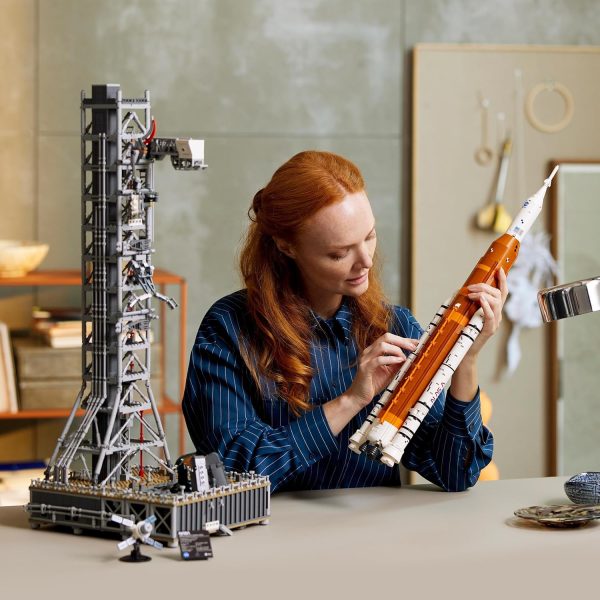 LEGO NASA ARTEMIS SPACE STATION LAUNCH SYSTEM! - Image 6