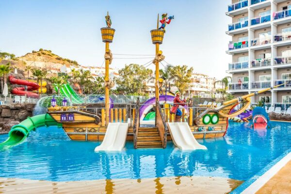 FAMILY HOLIDAY TO BENALMADENA OR £3000! - Image 4