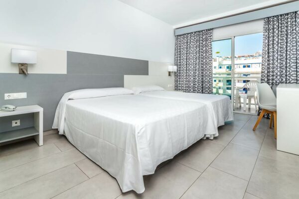FAMILY HOLIDAY TO BENALMADENA OR £3000! - Image 9