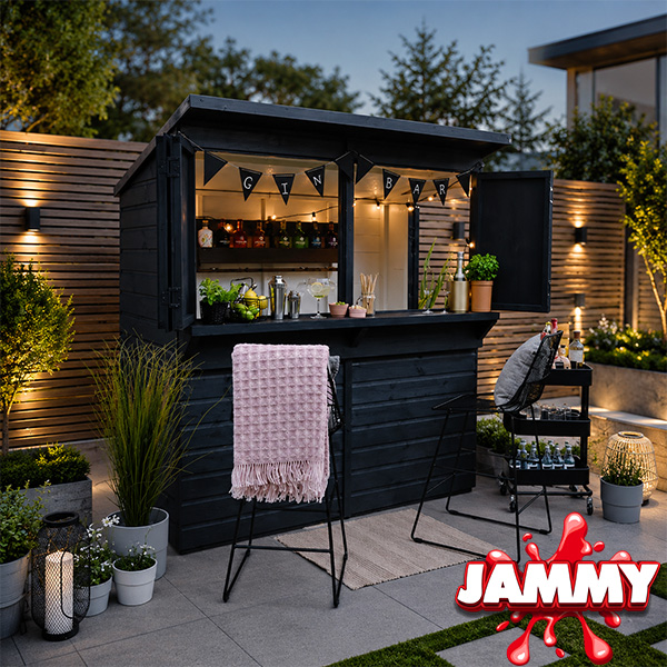 GARDEN BAR or £725 CASH!